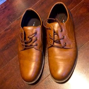 Tahari Shoes